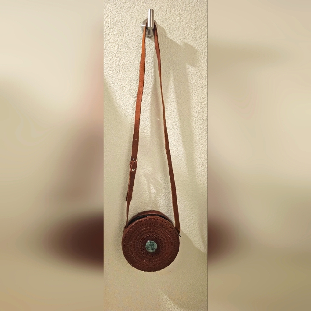 Hiptipico Brown Hand Woven Crossbody Bag